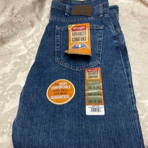 NWT Wrangler Advanced Comfort Regular Fit 36x30 Jeans
